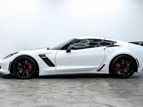 Used 2017 Chevrolet Corvette Z06 image 12