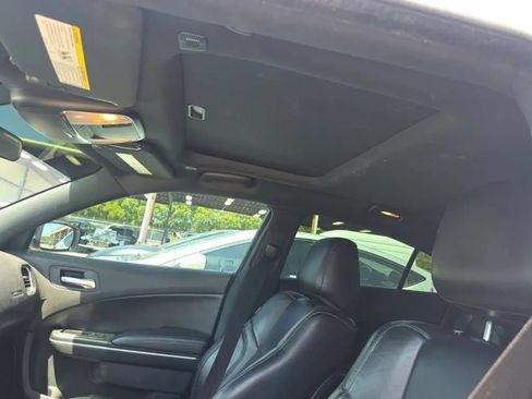 Used 2022 Dodge Charger SXT w/ Leather Interior Group RWD image 10