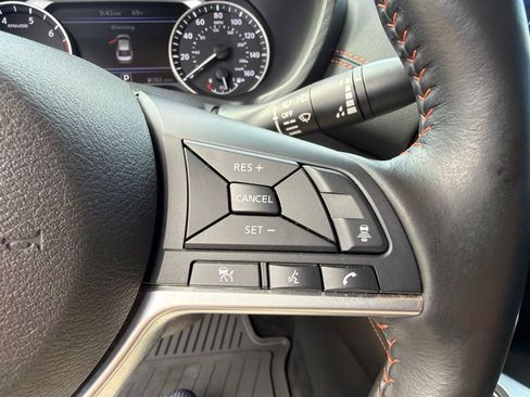 Used 2023 Nissan Sentra SR w/ SR Premium Package FWD image 20
