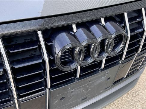 Used 2020 Audi Q3 2.0T Premium w/ Convenience Package image 27