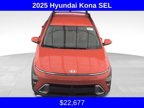 Used 2025 Hyundai Kona SEL image 2