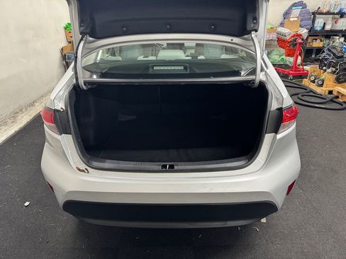 Used 2023 Toyota Corolla LE image 6