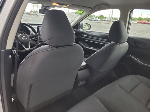 Used 2024 Nissan Altima 2.5 SV FWD image 12