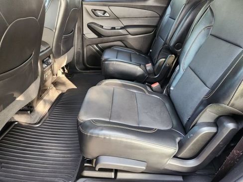 Used 2018 Chevrolet Traverse Premier w/ Driver Confidence II Package FWD image 30