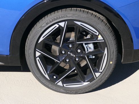 New 2025 Kia K4 GT-Line image 9