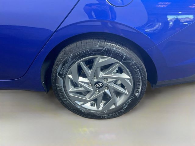 Used 2025 Hyundai Elantra Hybrid FWD image 24