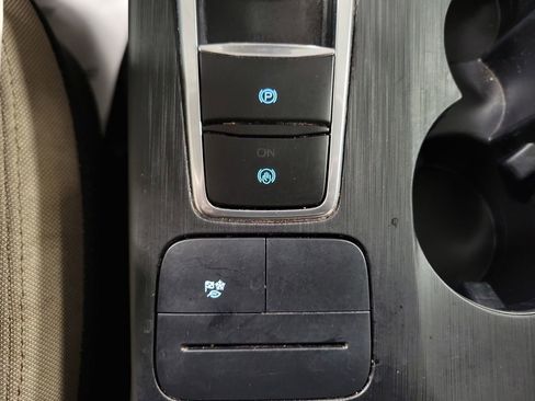 Used 2021 Ford Escape SE image 15