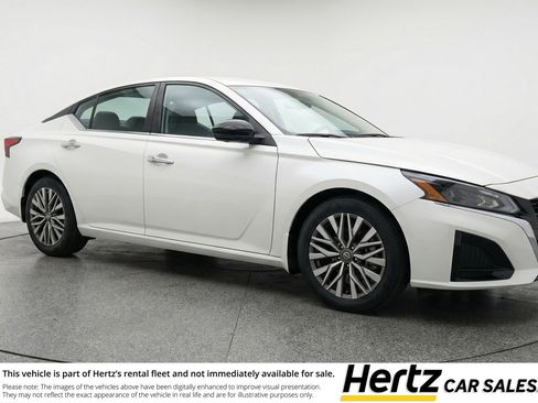 Used 2025 Nissan Altima 2.5 SV FWD image 1