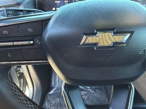 Used 2025 Chevrolet Traverse LT AWD/4WD image 19