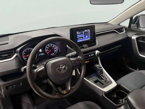 Used 2021 Toyota RAV4 LE FWD image 13