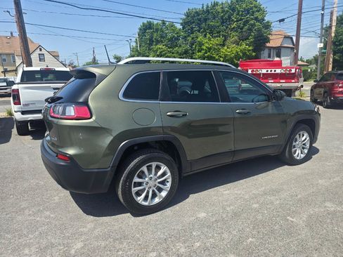 Used 2019 Jeep Cherokee Latitude w/ Popular Appearance Group AWD/4WD image 5