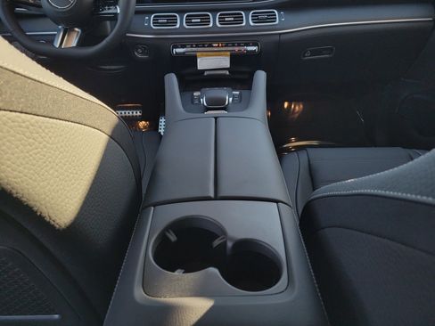 New 2026 Mercedes-Benz GLS 450 4MATIC image 8