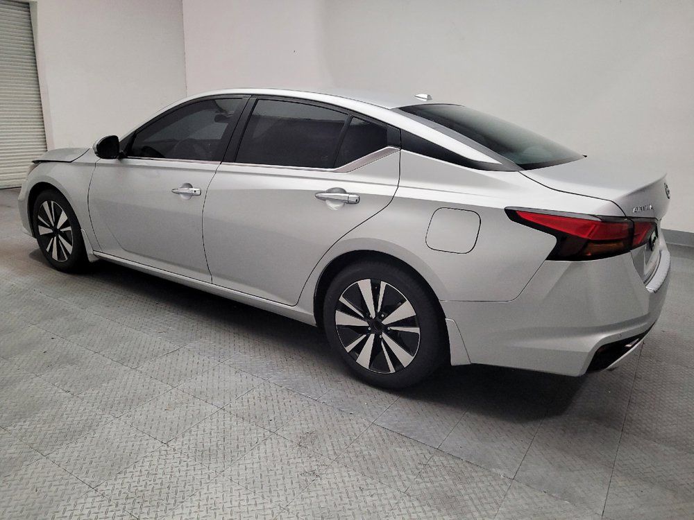 Used 2021 Nissan Altima 2.5 SV w/ SV Premium Package FWD image 3