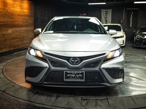 Used 2024 Toyota Camry SE FWD image 4