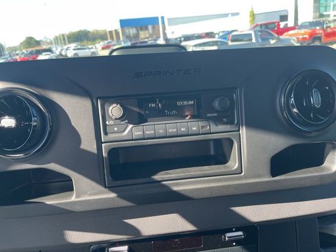 Used 2025 Mercedes-Benz Sprinter 2500 image 14