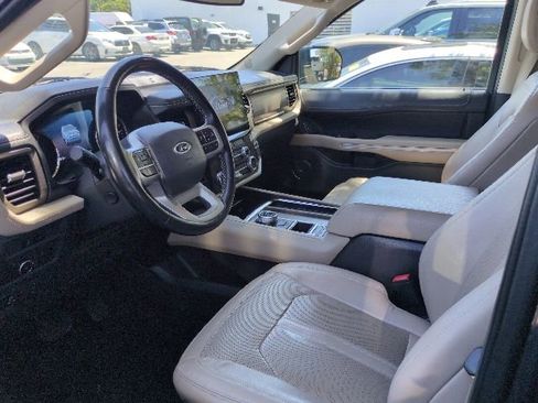 Used 2023 Ford Expedition Limited RWD image 6