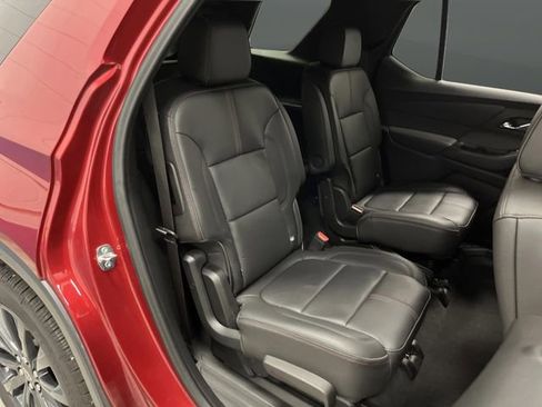 Used 2023 Chevrolet Traverse RS image 35