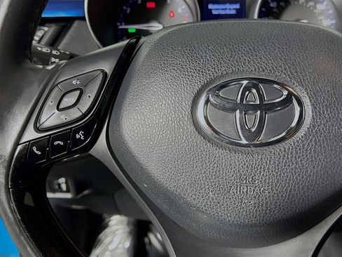 Used 2019 Toyota C-HR XLE FWD image 18