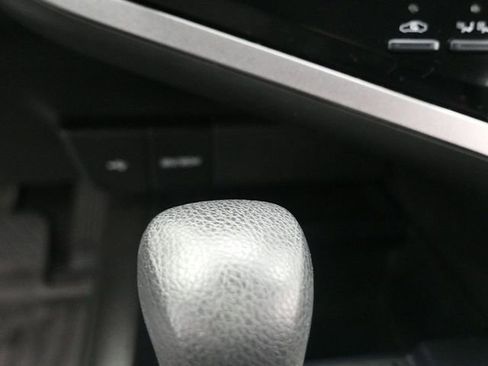 Used 2021 Toyota Camry LE image 18