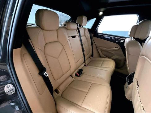 Used 2018 Porsche Macan S image 19