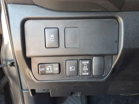 Certified 2023 Toyota Tacoma TRD Off-Road AWD/4WD image 18