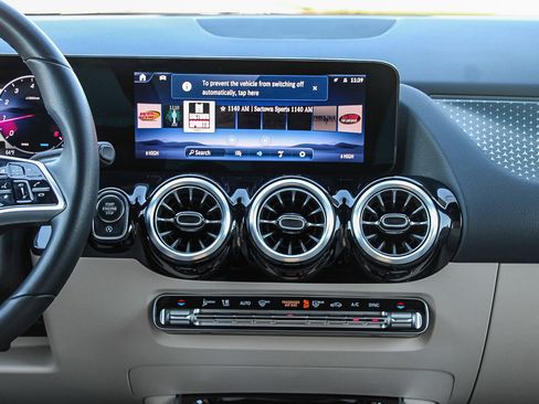 Certified 2025 Mercedes-Benz GLA 250 image 13