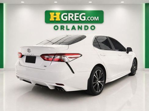 Used 2020 Toyota Camry SE FWD image 6