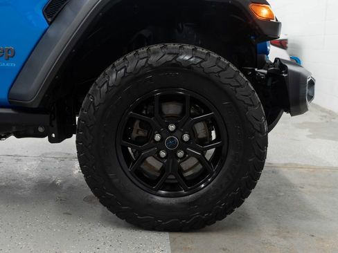 Used 2024 Jeep Wrangler Unlimited AWD/4WD image 34
