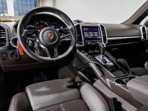 Used 2015 Porsche Cayenne Diesel image 9