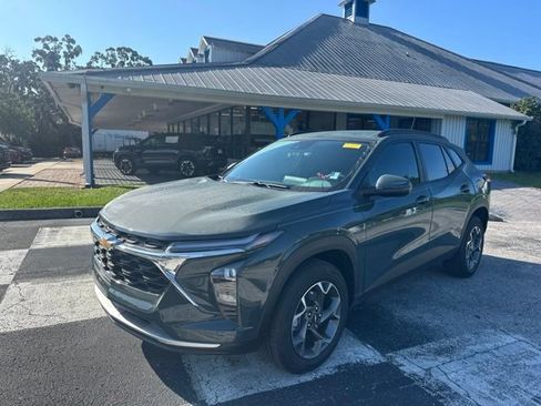 Used 2026 Chevrolet Trax LT w/ LT Convenience Package FWD image 1