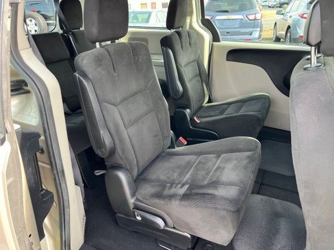 Used 2015 Dodge Grand Caravan American Value Package image 14