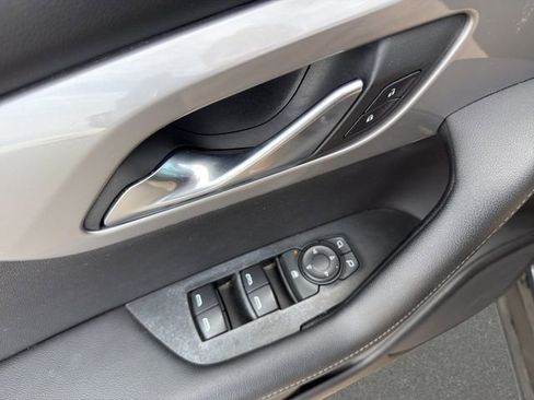 Used 2022 Chevrolet Blazer LT w/ Midnight/Sport Edition FWD image 12