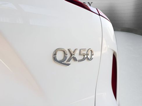 Used 2021 INFINITI QX50 Luxe AWD/4WD image 18