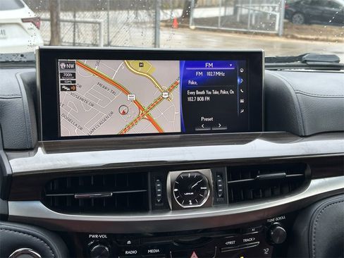 Used 2017 Lexus LX 570 4WD image 23