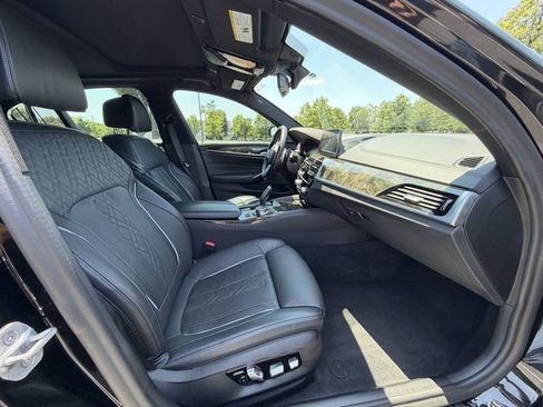 Used 2020 BMW M550i xDrive w/ Executive Package AWD/4WD image 19