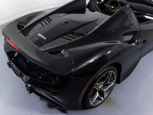 Certified 2022 Ferrari F8 Tributo image 21