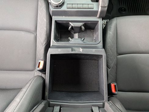 Certified 2025 Toyota Tacoma SR AWD/4WD image 29