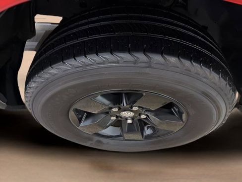 Used 2021 RAM 1500 Classic SLT image 10