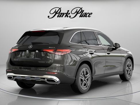 Used 2026 Mercedes-Benz GLC 300 4MATIC image 24