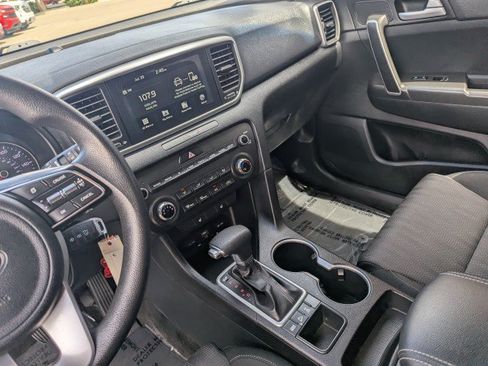 Used 2020 Kia Sportage LX AWD/4WD image 18