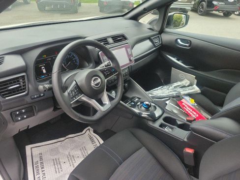 Certified 2025 Nissan Leaf SV Plus FWD image 8