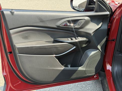 New 2026 Chevrolet Trax RS w/ Sunroof Package FWD image 9
