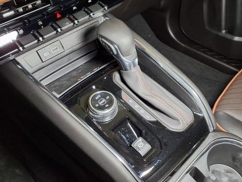 New 2026 GMC Canyon AT4 w/ AT4 Premium Package AWD/4WD image 19