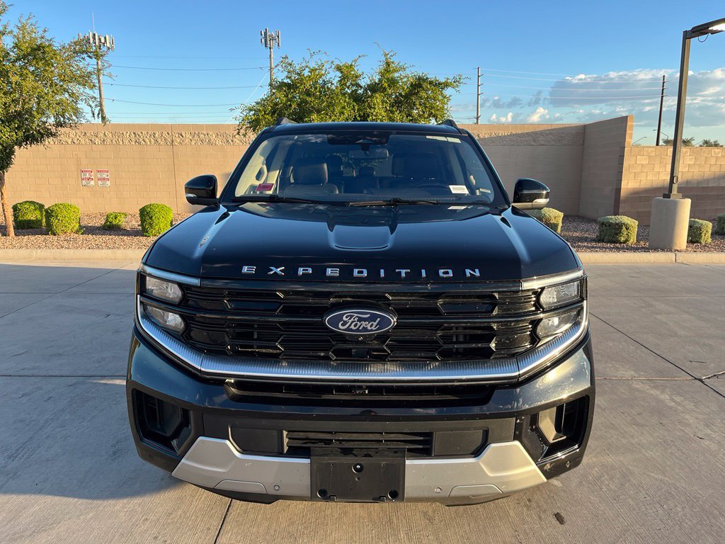 Used 2025 Ford Expedition Max Platinum AWD/4WD image 2