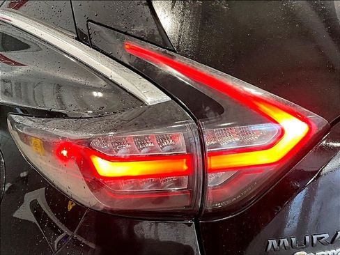 Used 2023 Nissan Murano SV w/ SV Midnight Edition Package image 23