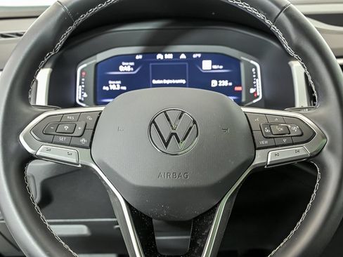 Certified 2022 Volkswagen Atlas Cross Sport SE AWD/4WD image 19