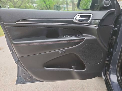 Used 2018 Jeep Grand Cherokee Trailhawk w/ Trailhawk Luxury Group image 16