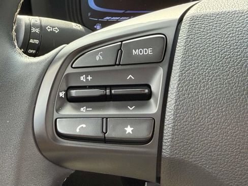 Certified 2023 Hyundai Venue Limited w/ Cargo Package FWD image 21