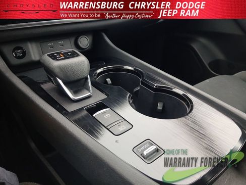 Used 2024 Nissan Rogue S FWD image 25
