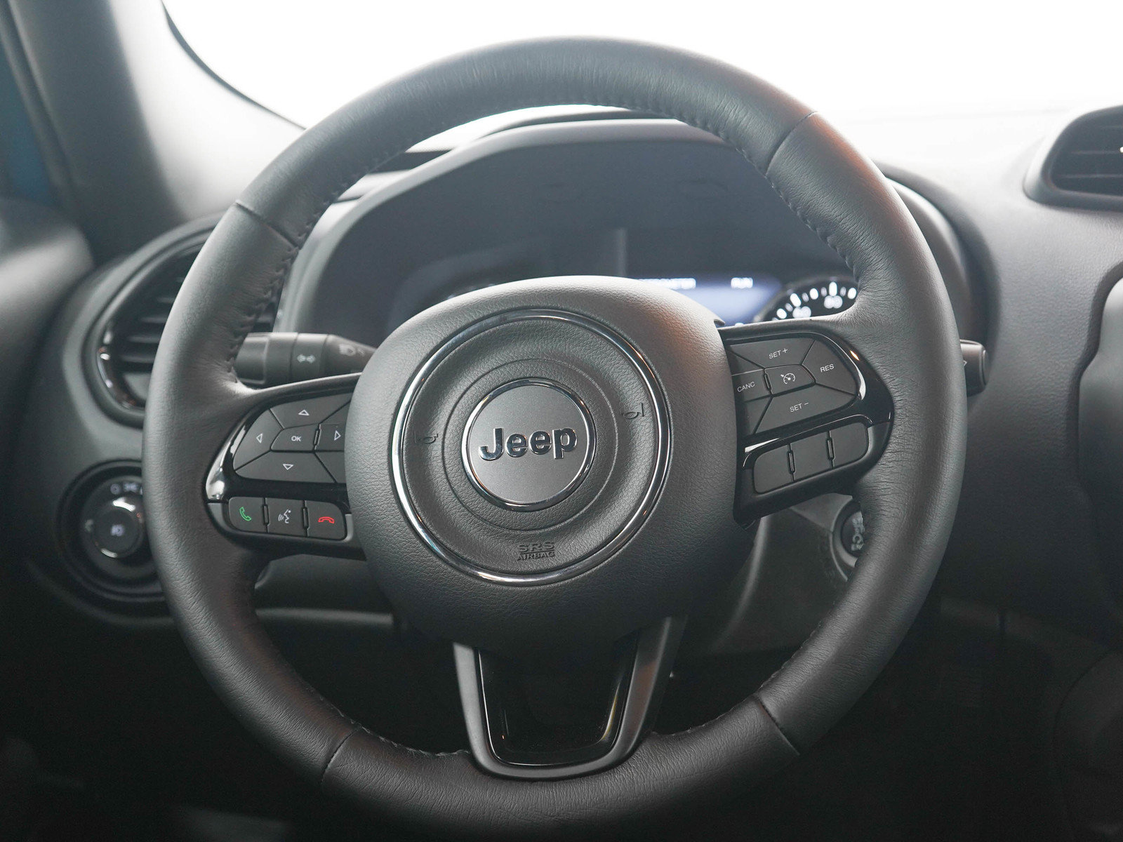 Used 2022 Jeep Renegade Altitude w/ Convenience Group AWD/4WD image 16